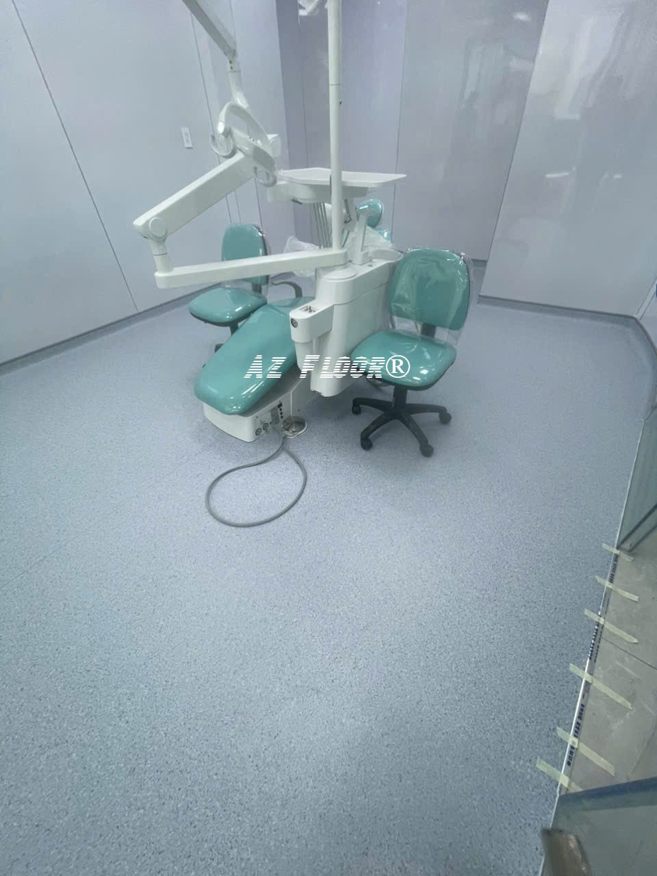 Sàn vinyl y tế màu xanh da trời 