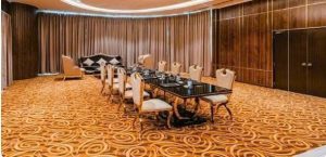 Thảm cuộn vàng hoa văn tròn