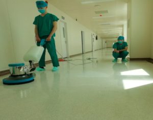 phủ bóng sàn vinyl kháng khuẩn