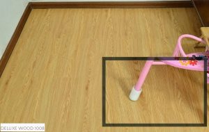 tấm dán sàn nhựa giả gỗ