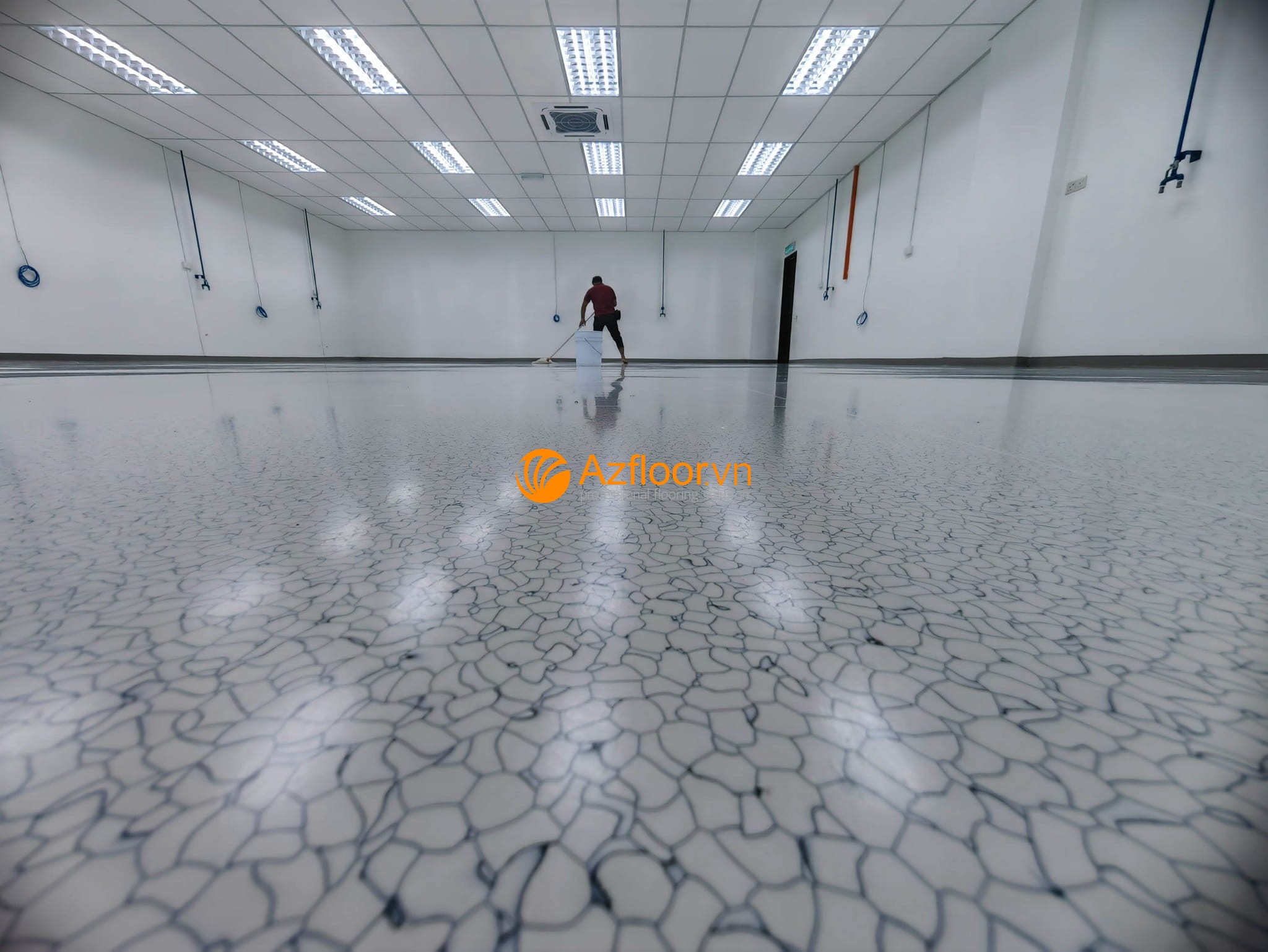 hoàn thiện sàn vinyl chống tĩnh điện esd Huajing