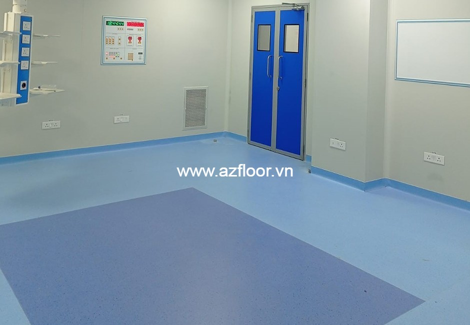 Thi công sàn vinyl phối 2 màu xanh blue