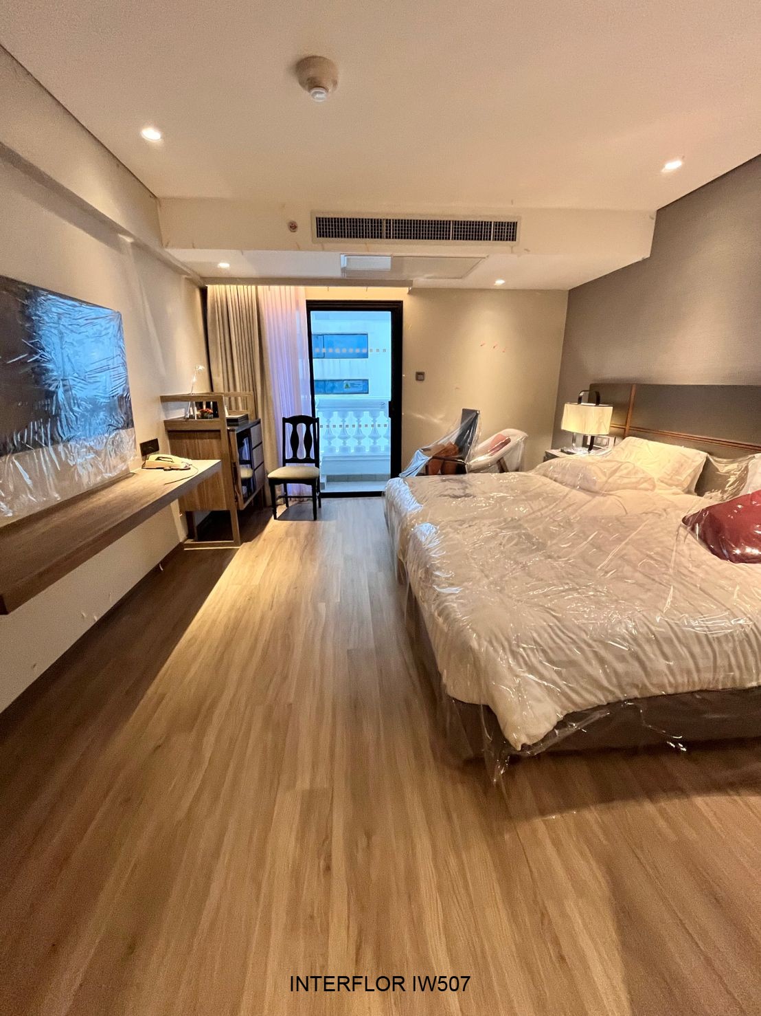 Sàn nhựa lát sàn phòng ngủ IW507